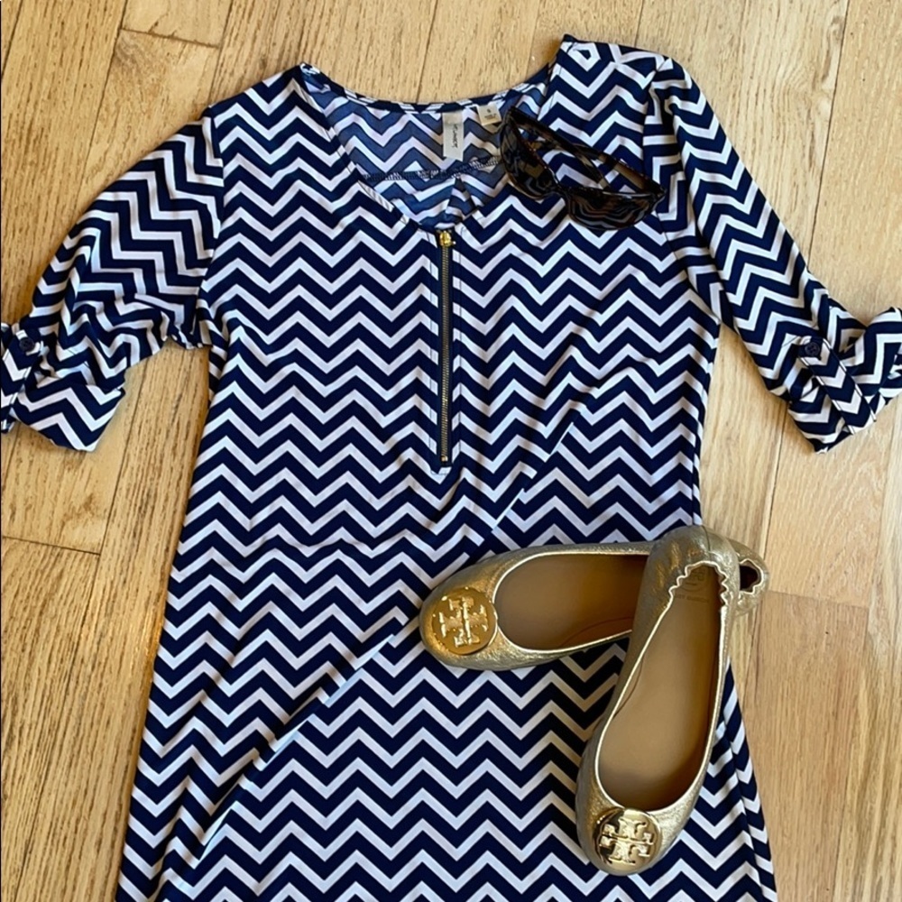 Chevron dress with front zipper